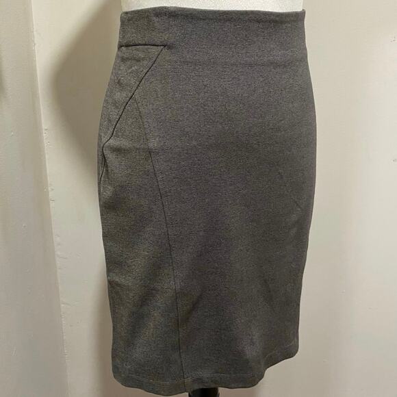 J McLaughlin Grey Stretch Knit Pencil Skirt Size 2 Above the Knee Bandage Style - Picture 7 of 7